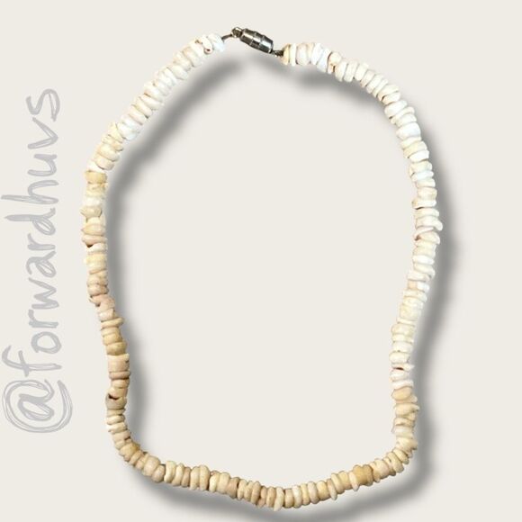 Shell Chip Necklace – Natural White and Beige Tones with Organic Texture - Picture 4 of 7
